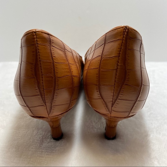 Pointed Toe Crocodile Printing Kitten Heel Pumps - Picture 5 of 8